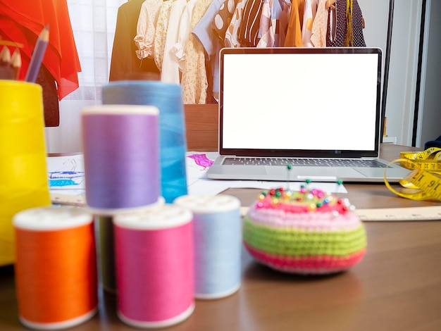 Kontakt i studio hafciarskie